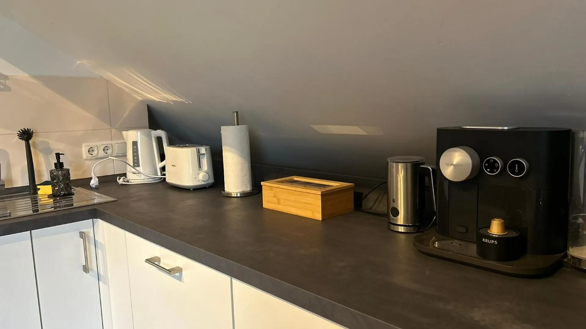 에칭 Perfekt Fuer 2-4! Kueche Netflix Nespresso S-Bahnhof 아파트