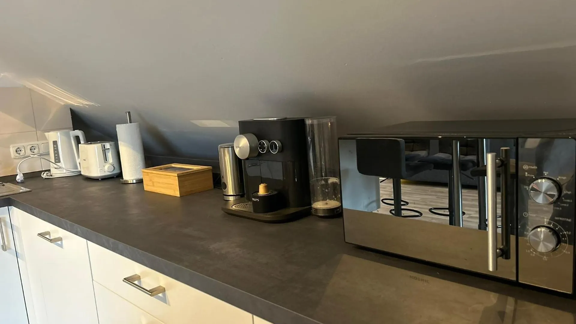 에칭 Perfekt Fuer 2-4! Kueche Netflix Nespresso S-Bahnhof 아파트 독일